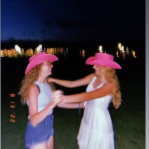 Meet your Posher, Maddie